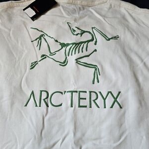 Arc'teryx White T-Shirt Logo